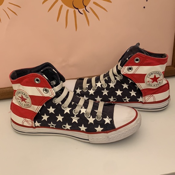 SOLD!!!
Converse All Star Chuck Taylor Stars and Stripes High Tops. - Picture 4 of 8